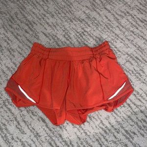 Lululemon hotty hot 2.5 shorts